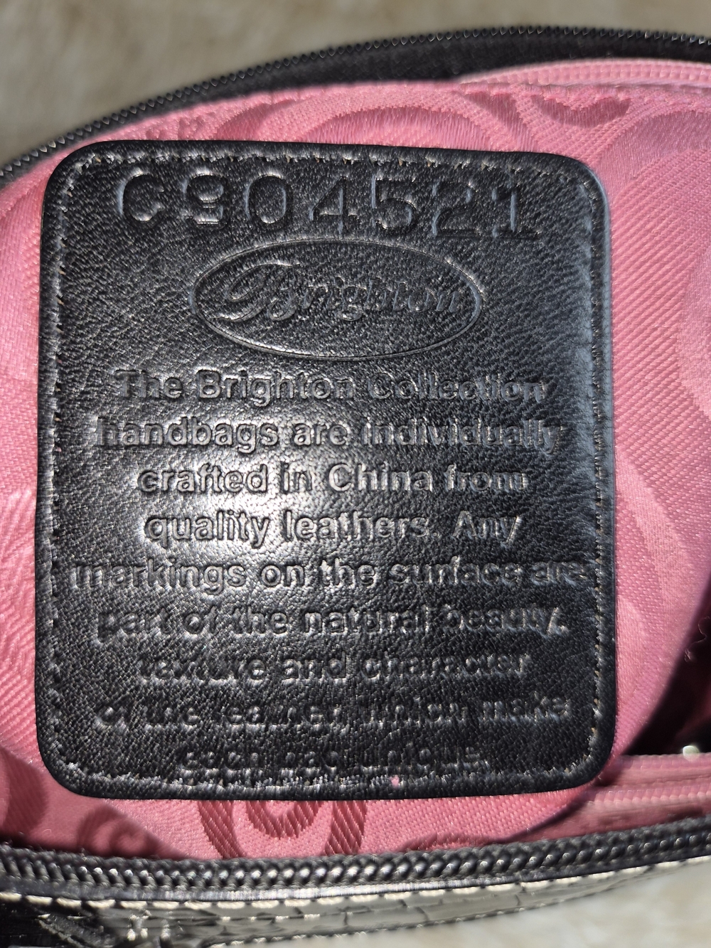 Black Heart-Detail Croc-Embossed Women’s Handbag - Picture 9 of 10